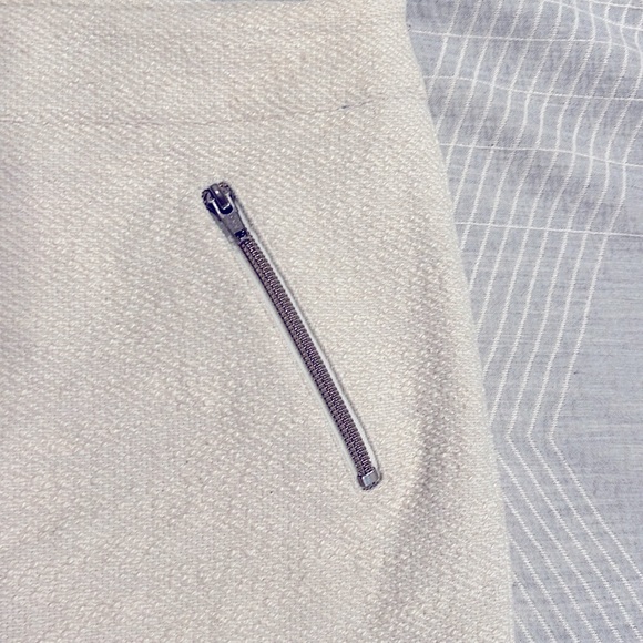 Ann Taylor Zipper Pocket Mini Skirt White 00P - Picture 5 of 7